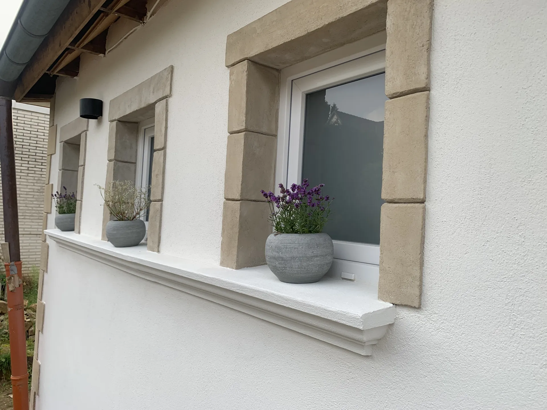 Komplette Sanierung einer Fassade in Wuppertal Kaisereiche durch Stuckateurmeister Alexander Leubner